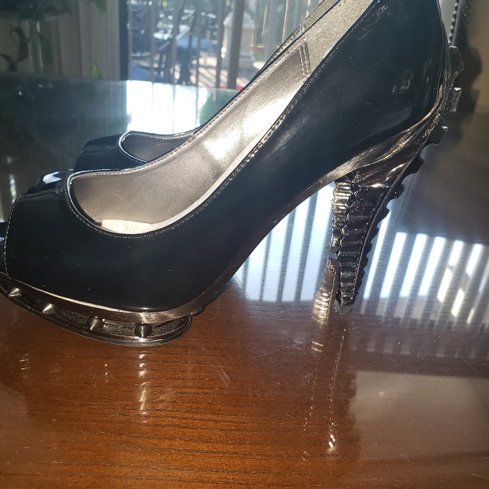 Shoes - Picture 3 of 3